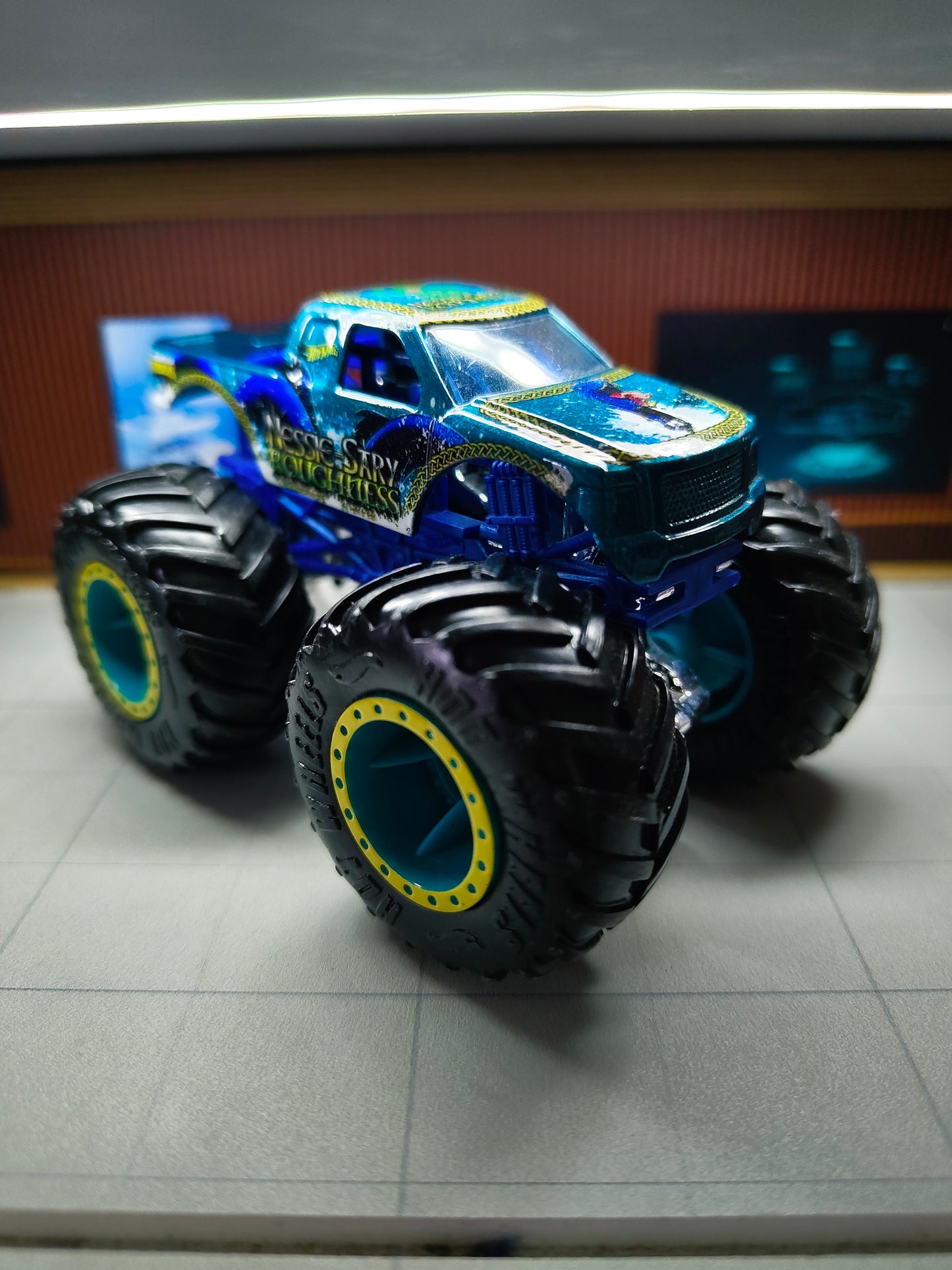 Hot wheels Monster Truck Smash Squatch