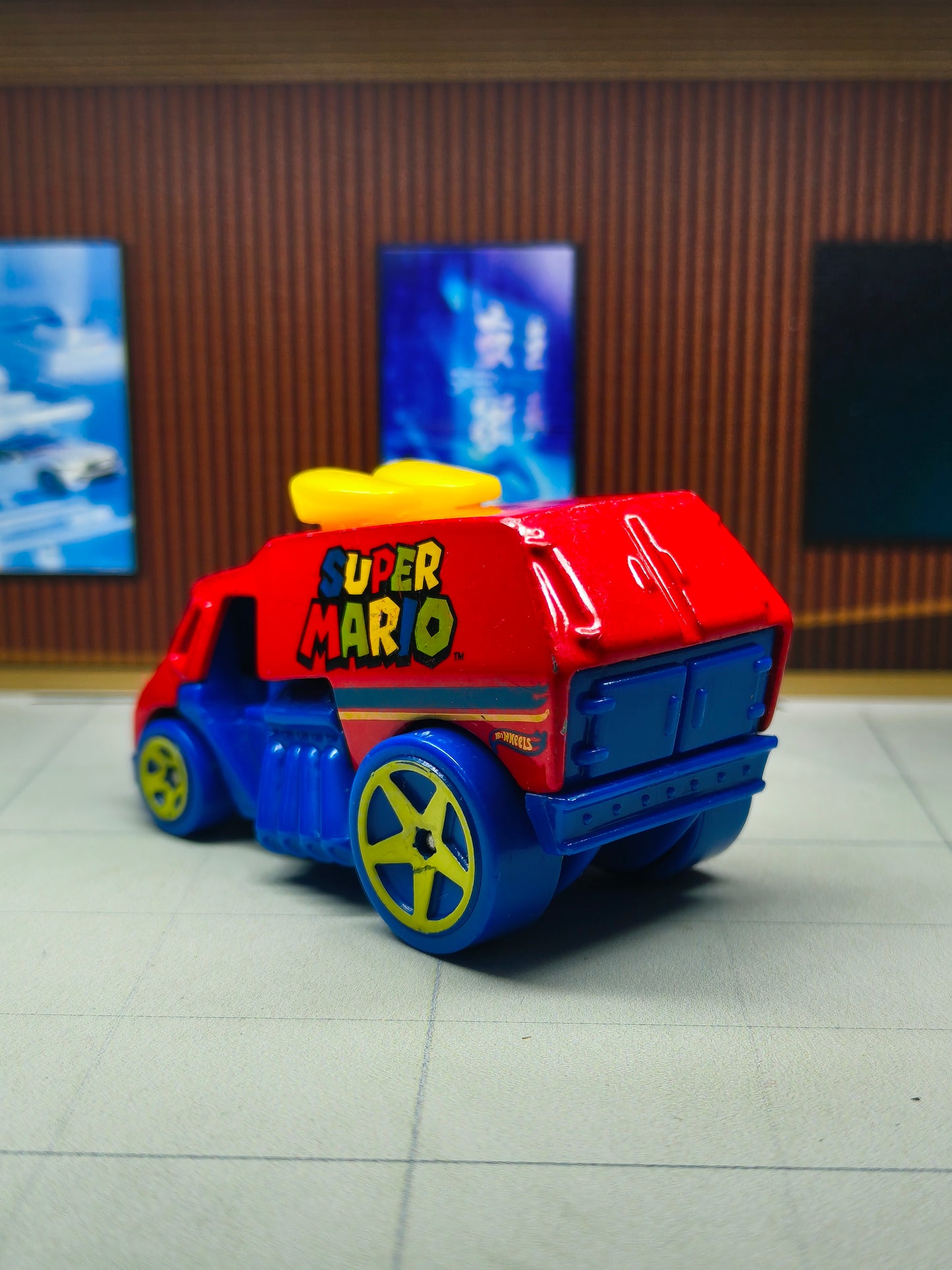Hot wheels Cool-One