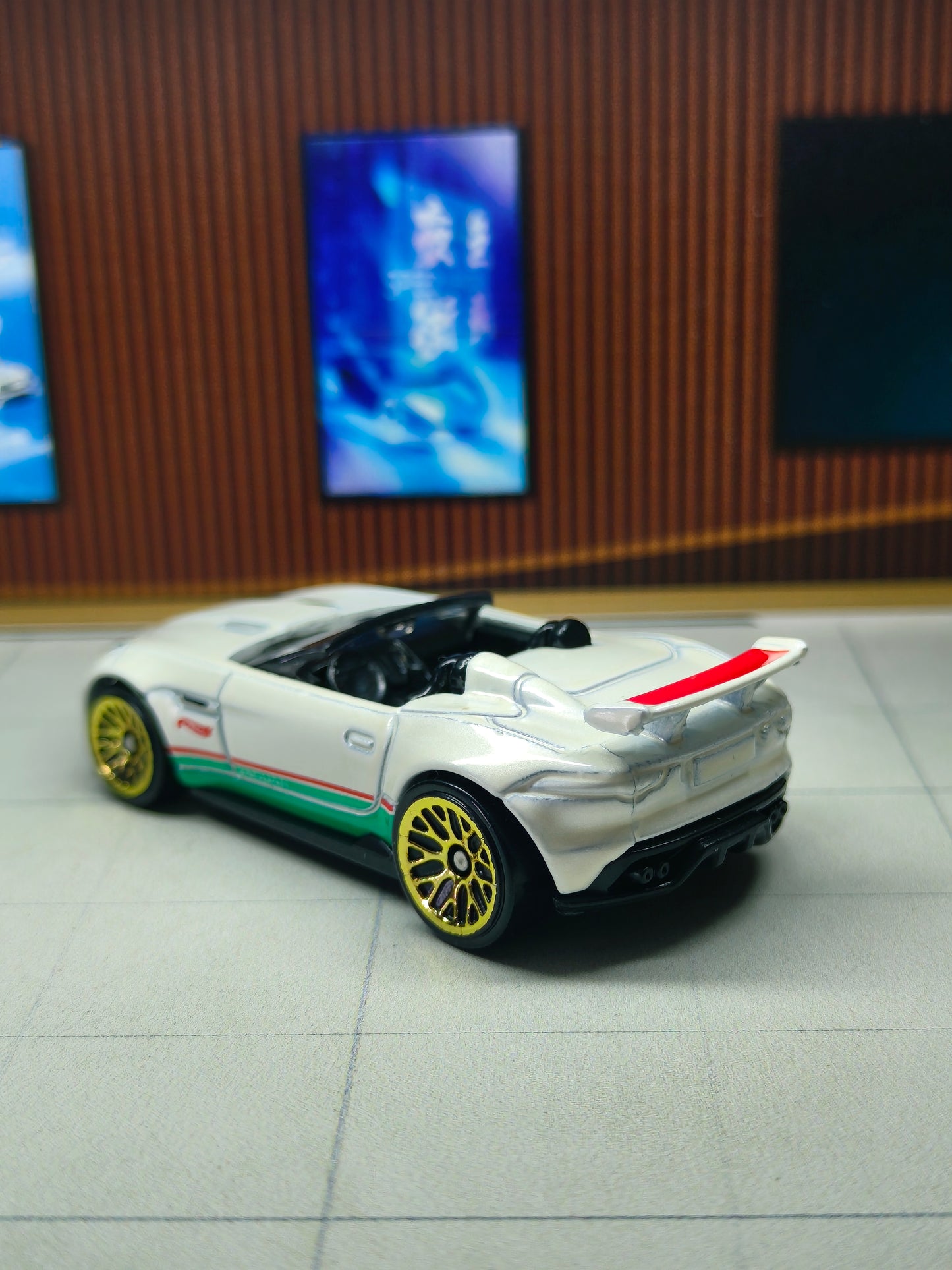 Hot wheels '15 Jaguar F-Type Project 7