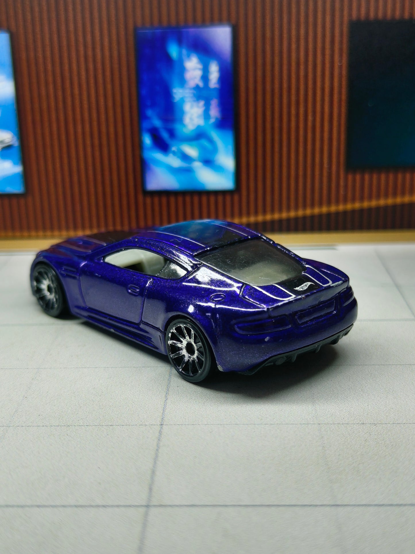 Hot wheels Aston Martin DBS