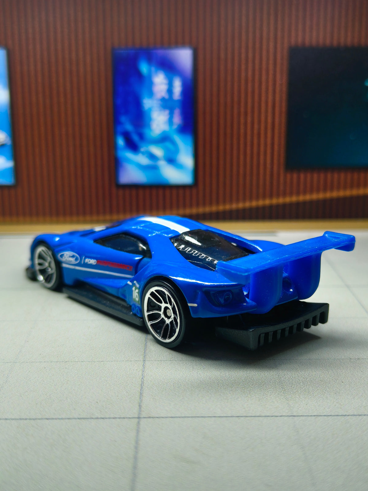 Hot wheels 2016 Ford GT Race