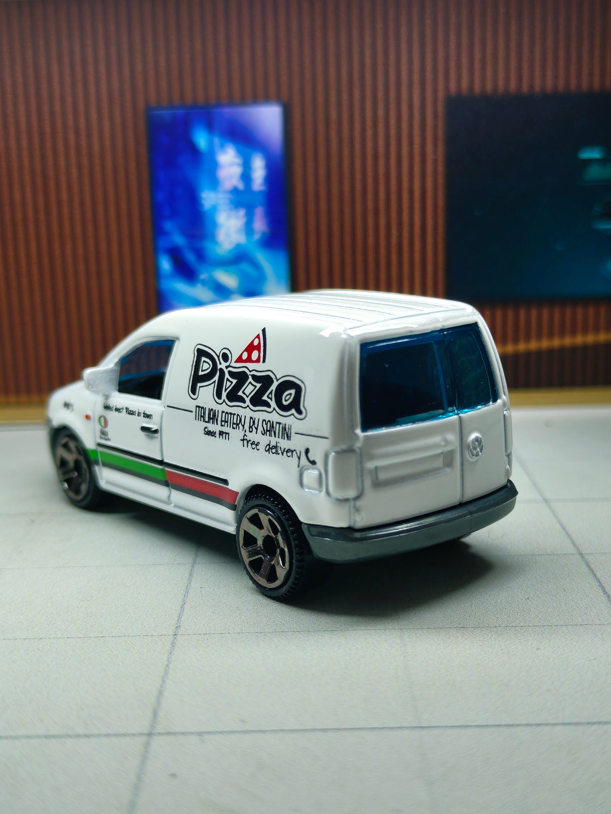 Matchbox Volkswagen Caddy Delivery