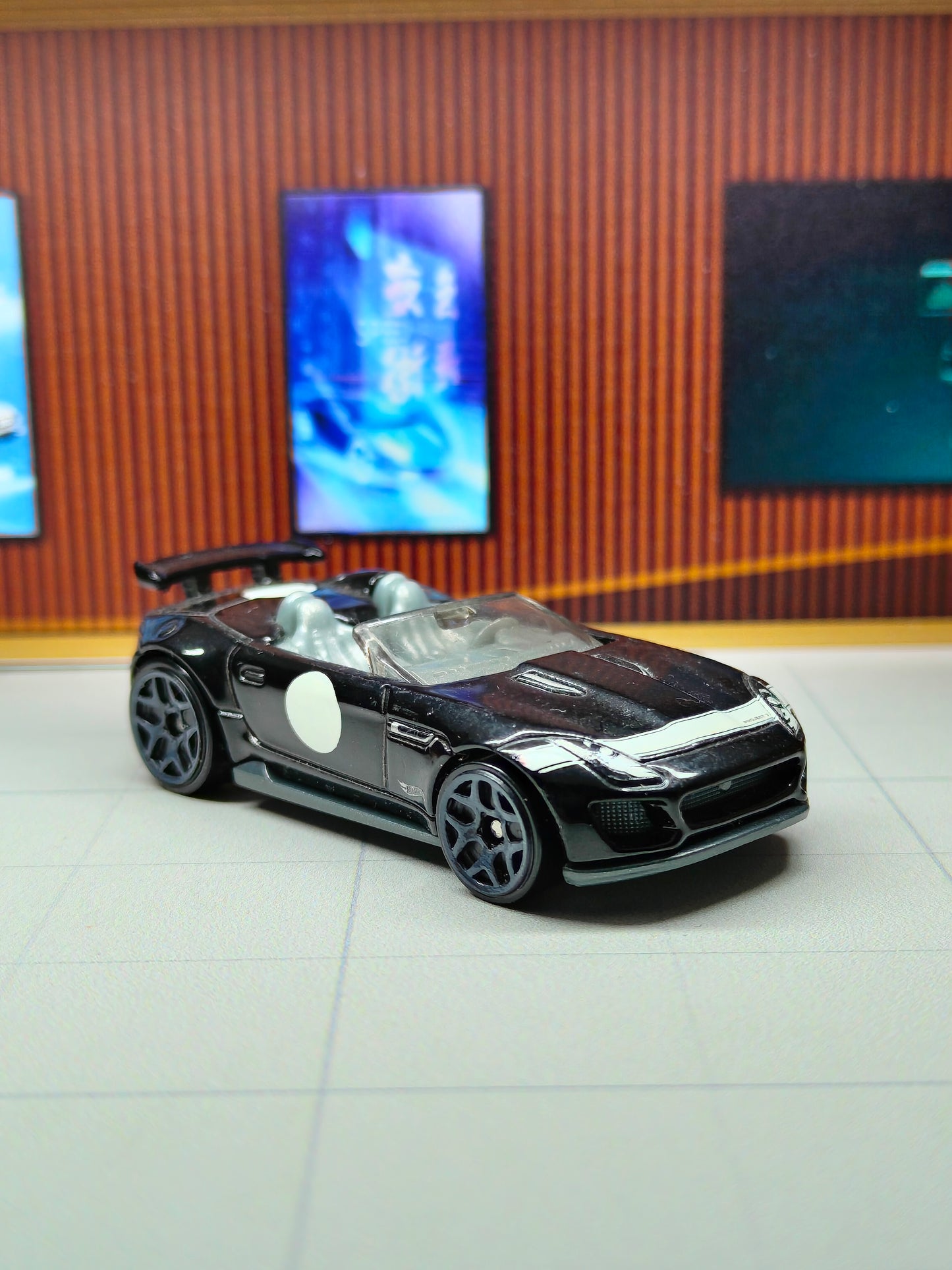 Hot wheels '15 Jaguar F-Type Project 7