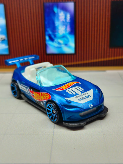 Hot Wheels '15 Mazda MX-5 Miata