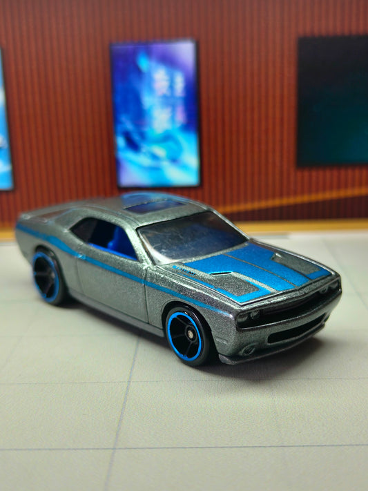 Hot wheels '08 Dodge Challenger SRT8