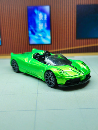Hot wheels '17 Pagani Huayra Roadster