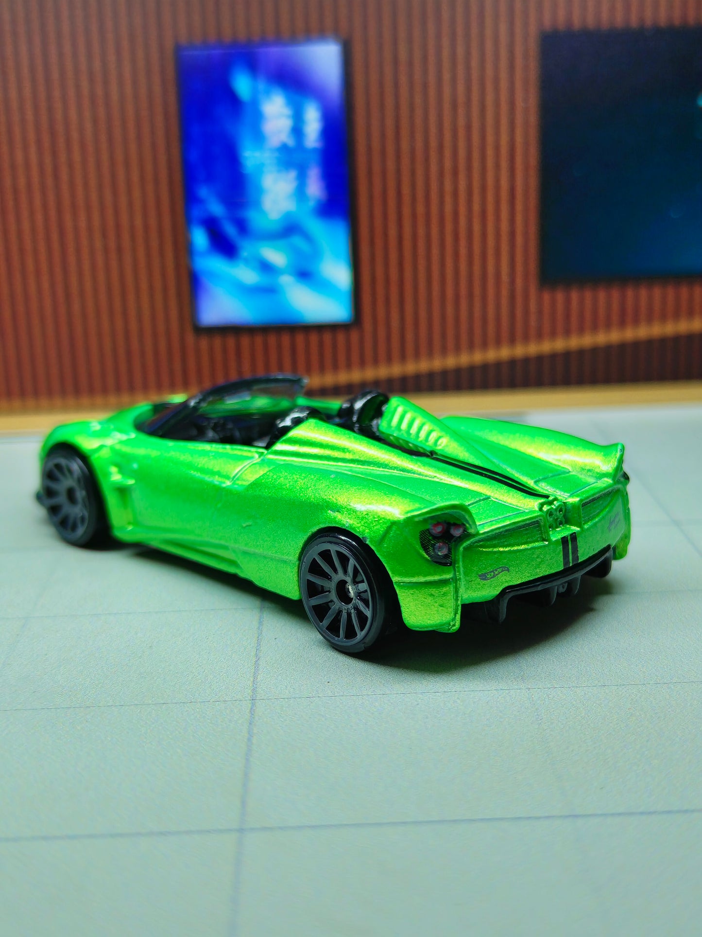Hot wheels '17 Pagani Huayra Roadster