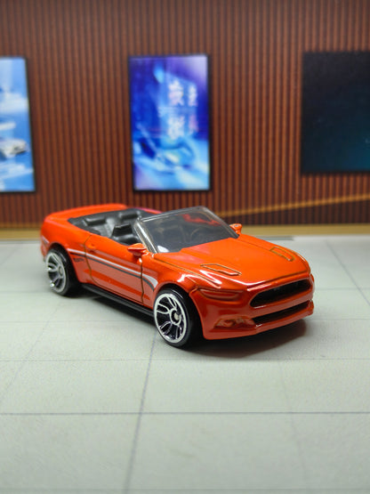 Hot Wheels 2015 Ford Mustang GT Convertible
