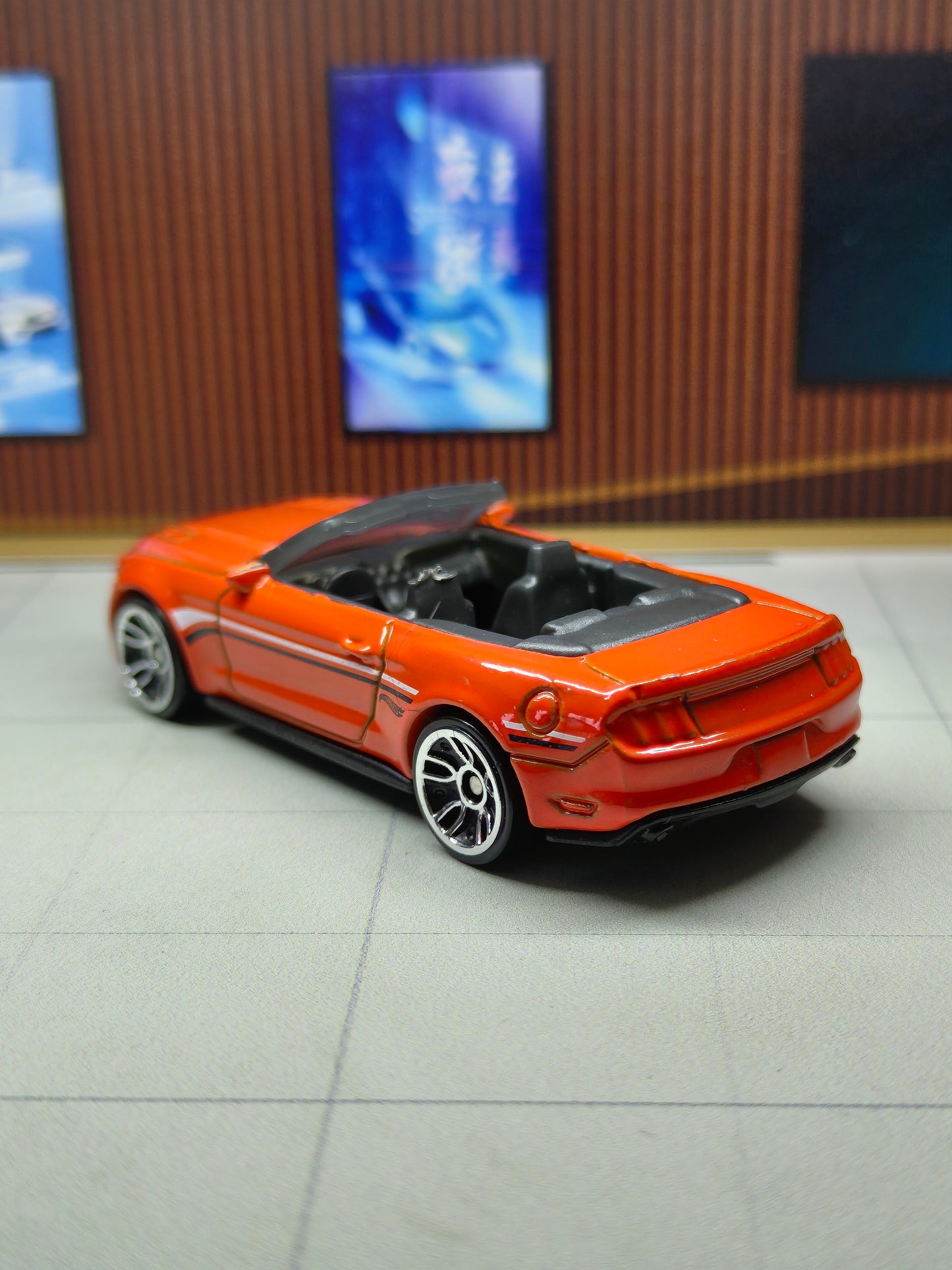 Hot Wheels 2015 Ford Mustang GT Convertible