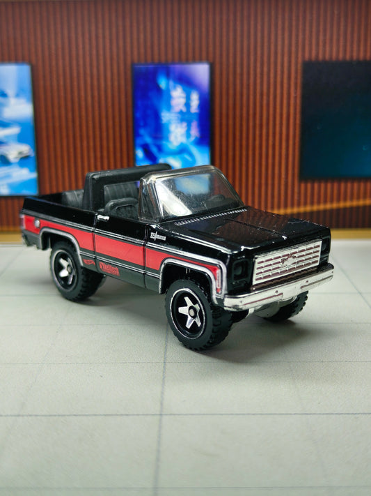 Hot wheels '75 Chevy Blazer Custom
