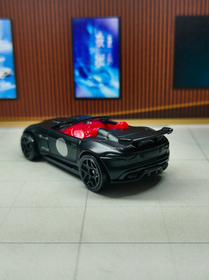 Hot wheels '15 Jaguar F-Type Project 7