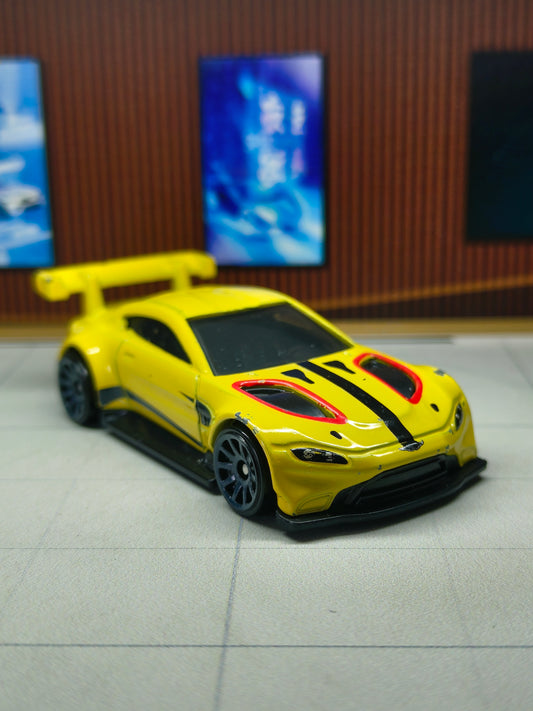 Hot wheels Aston Martin Vantage GTE