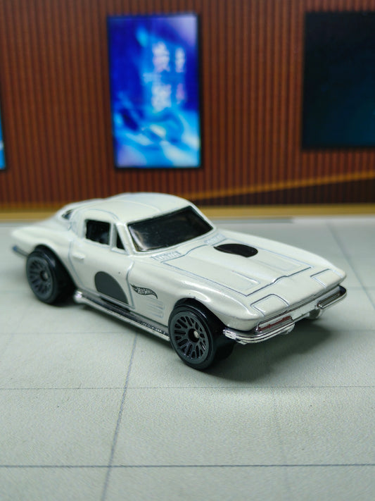 Hot wheels '64 Corvette Stin Ray