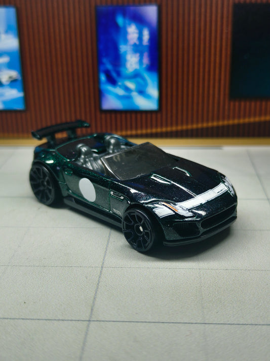 Hot wheels '15 Jaguar F-Type Project 7