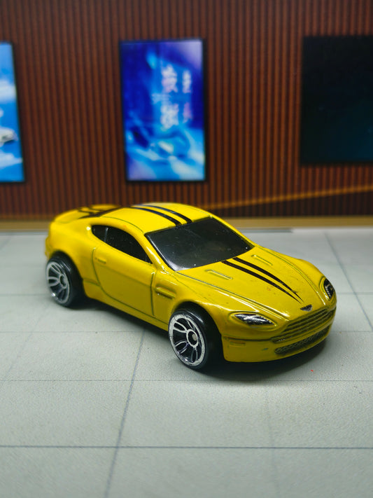 Hot wheels Aston Martin V8 Vantage