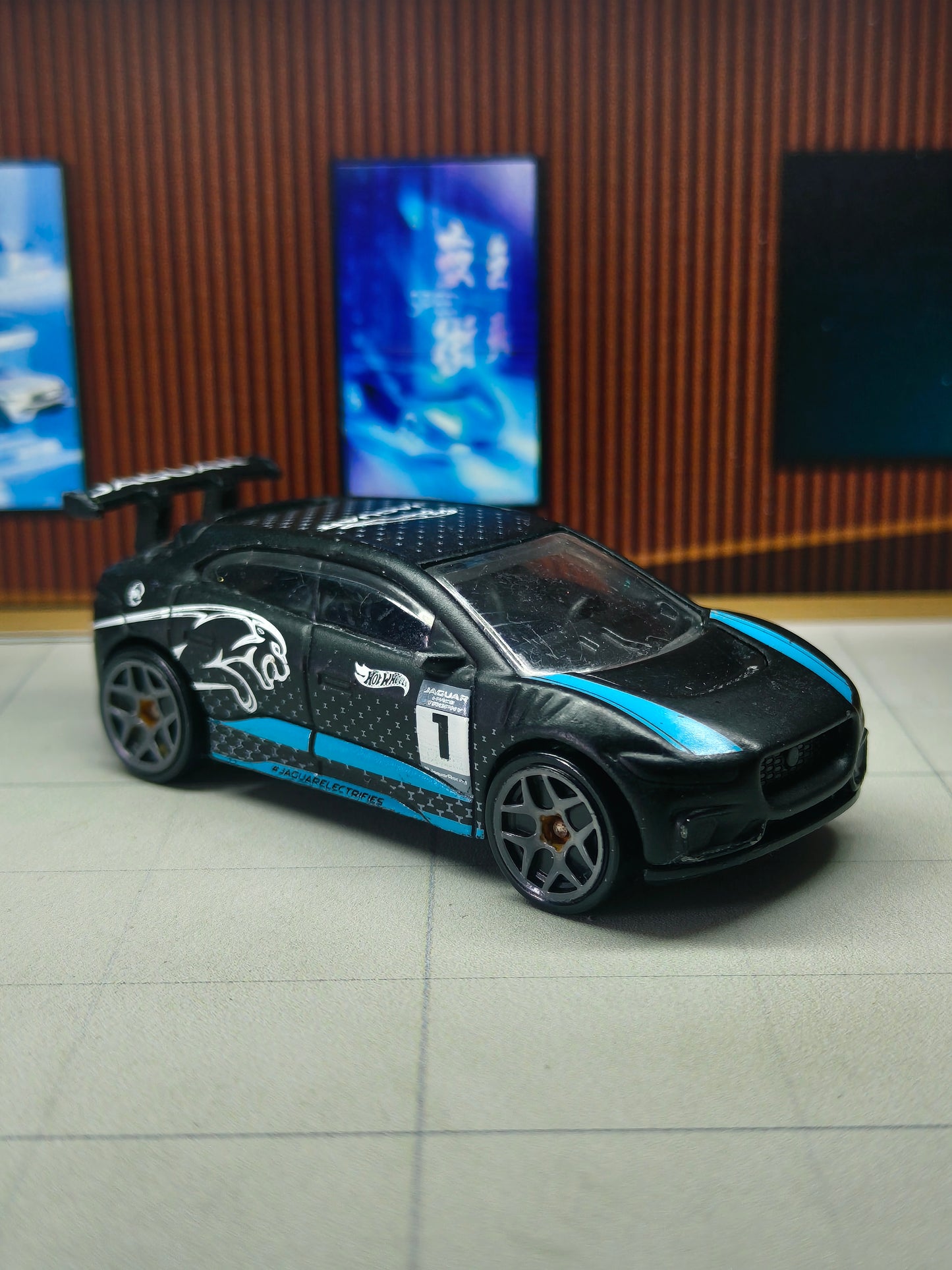 Hot wheels Jaguar I-Pace eTrophy