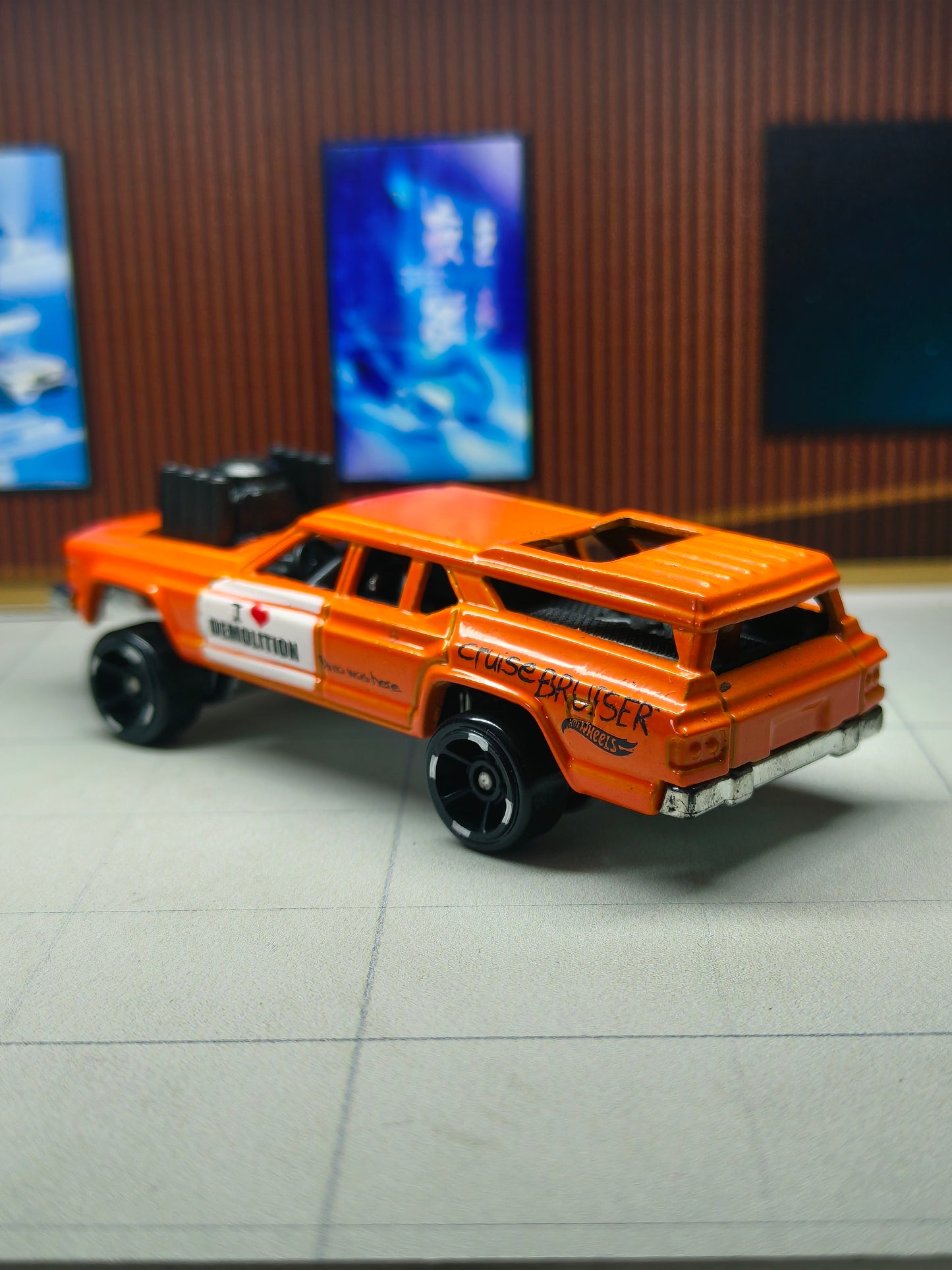 Hot wheels Cruise Bruiser