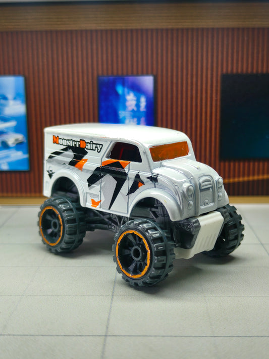 Hot wheels Monster Dairy Delivery