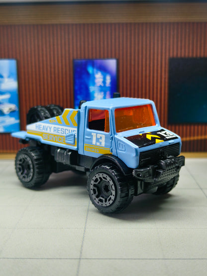 Hot Wheels Mercedes-Benz Unimog 1300L