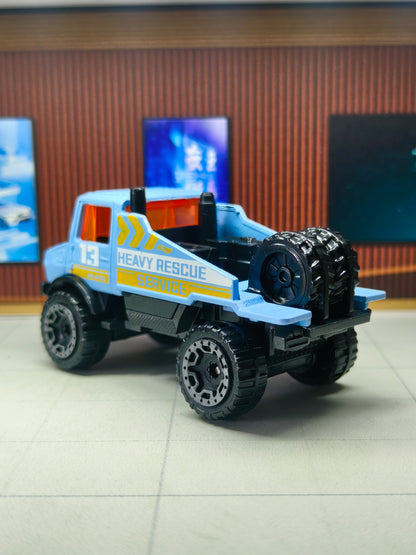 Hot Wheels Mercedes-Benz Unimog 1300L