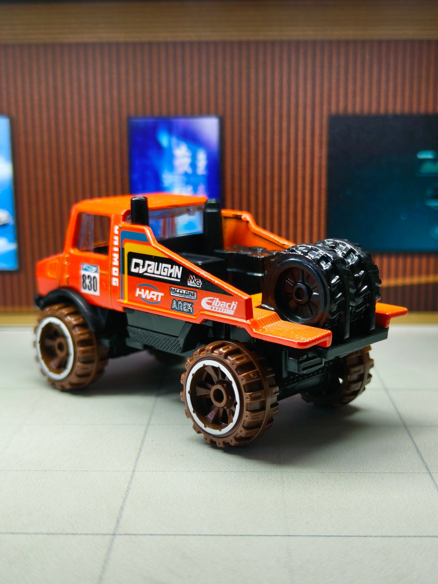 Hot Wheels Mercedes-Benz Unimog 1300L
