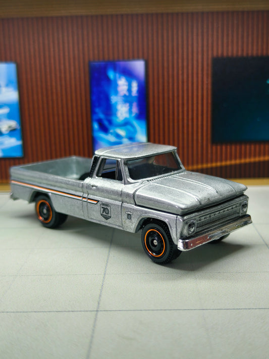 Matchbox 1964 Chevy C10 Pickup (Moving Parts)