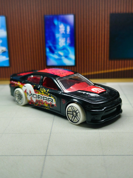 Hot wheels '15 Dodge Charger SRT