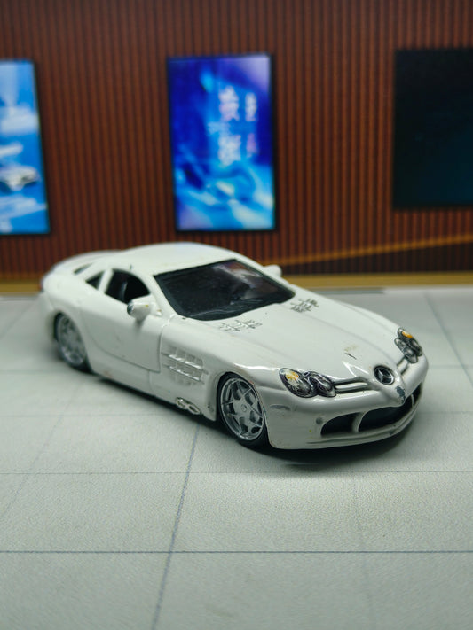 Bburago Mercedes SLR Mclaren