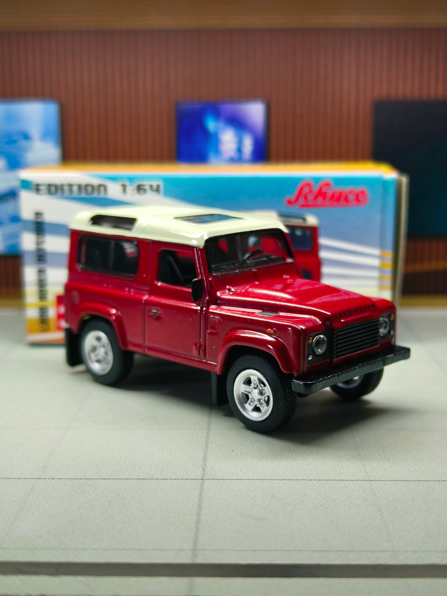 Schuco Land Rover Defender