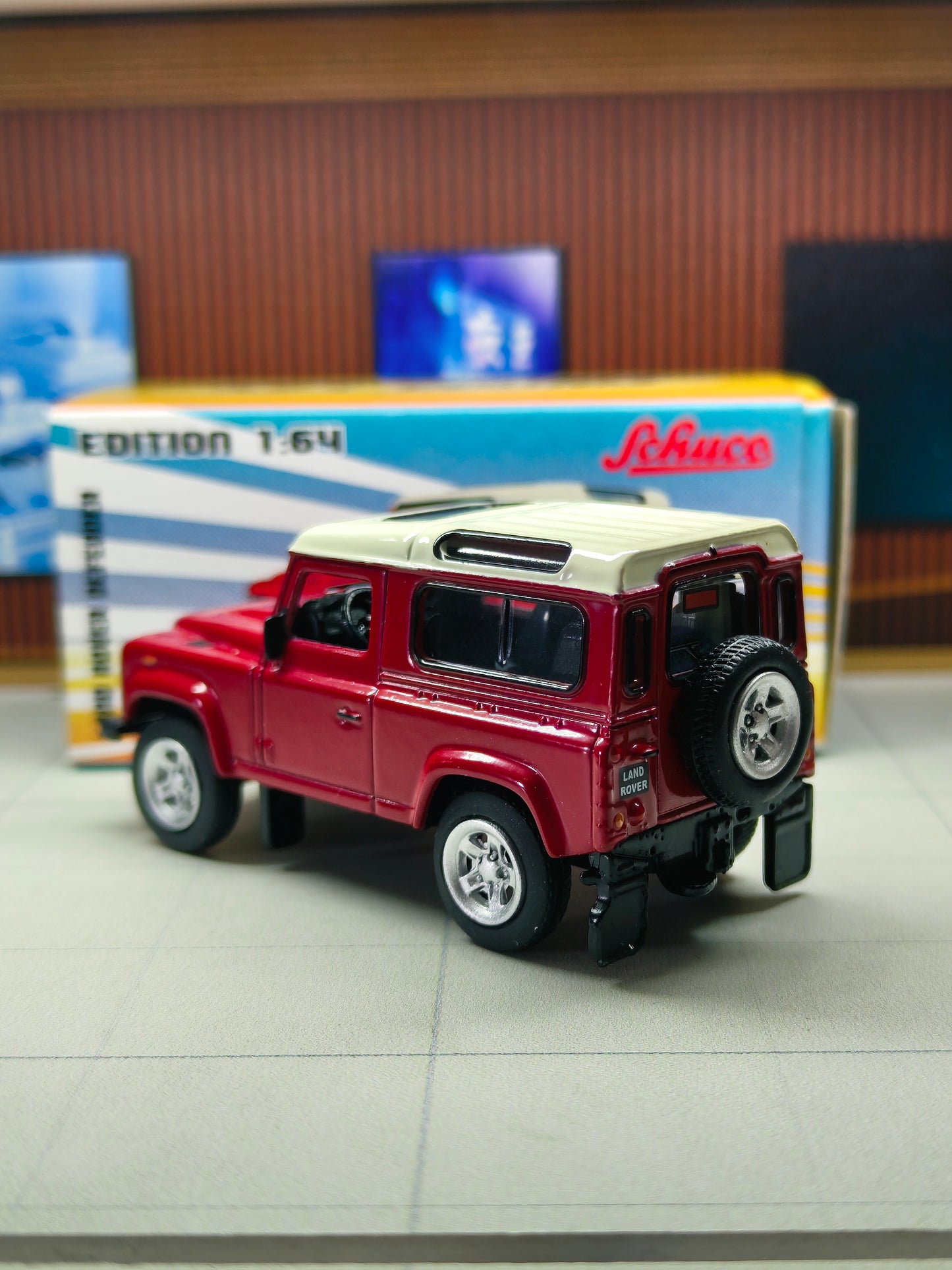 Schuco Land Rover Defender