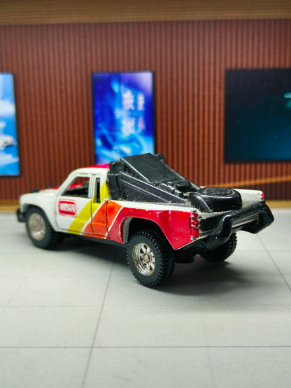 Maisto Toyota SR5