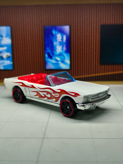 Hot wheels '65 Ford Mustang Convertible