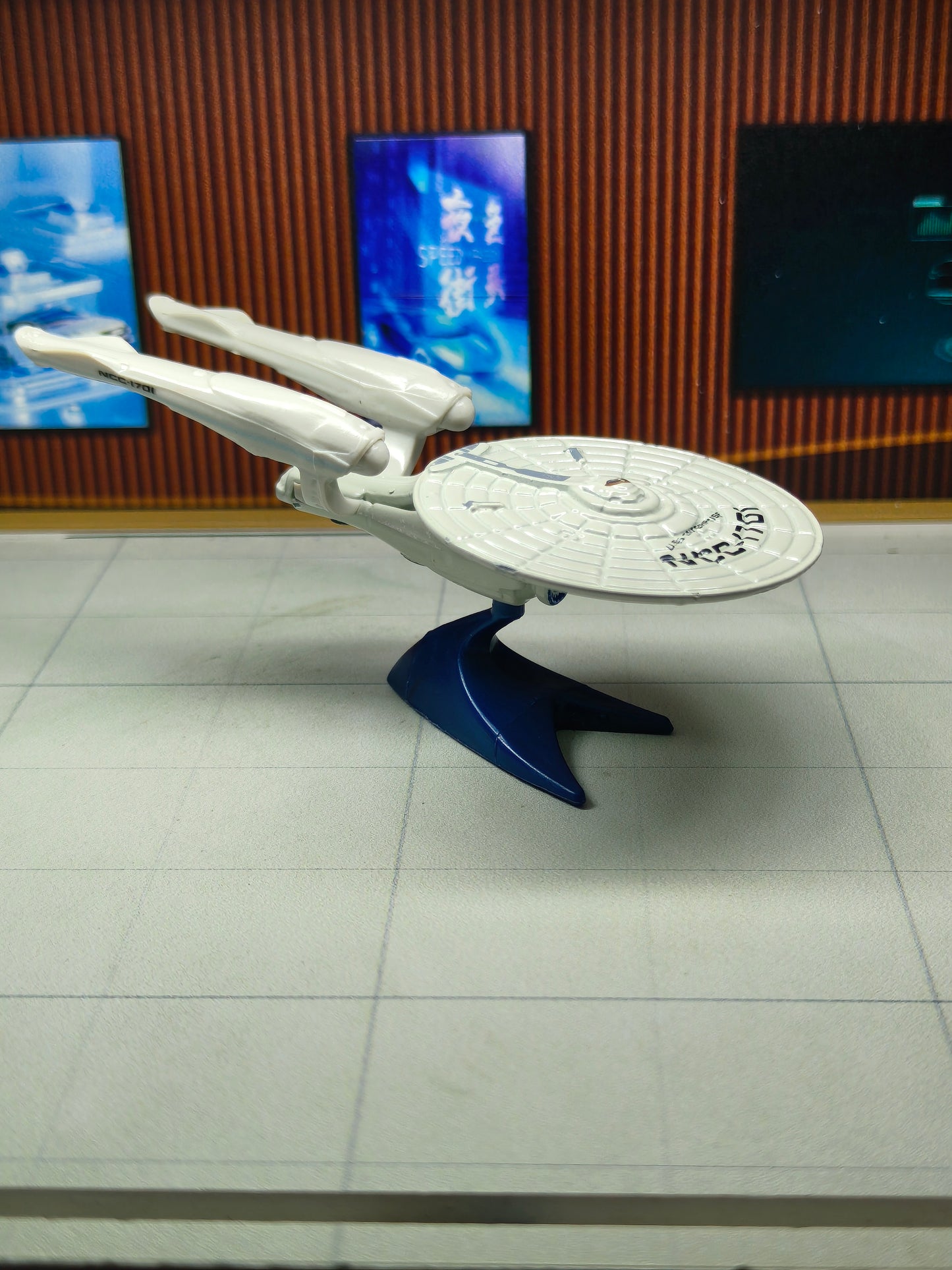 Hot Wheels USS Enterprise NCC-1701