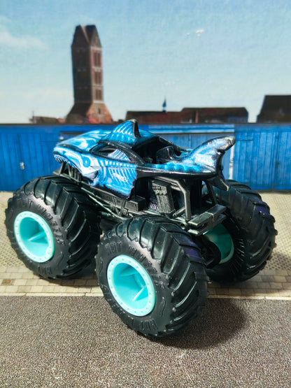 Hot wheels Monster Truck Shark