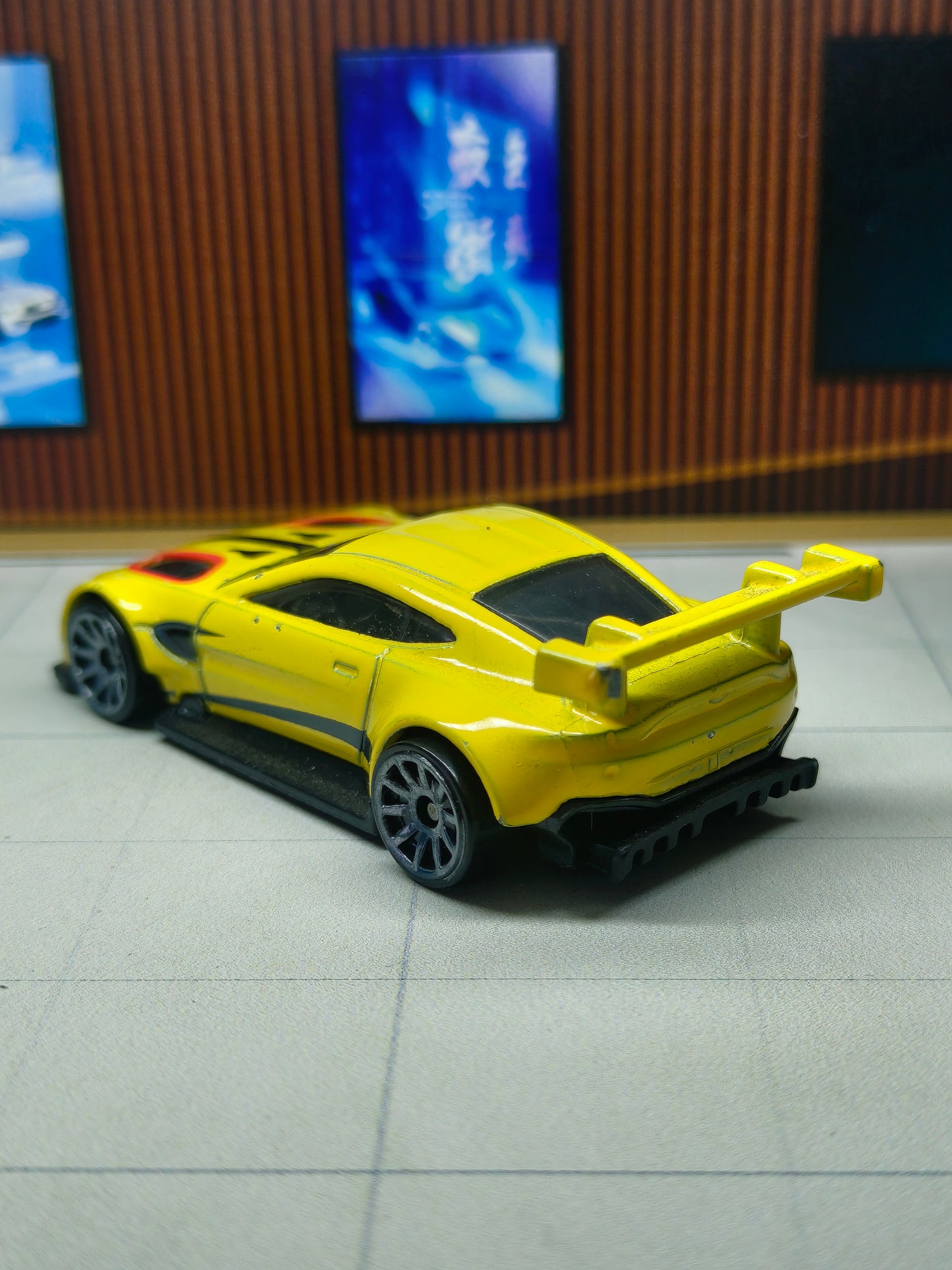 Hot wheels Aston Martin Vantage GTE