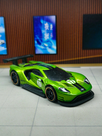 Hot wheels 2016 Ford GT Race