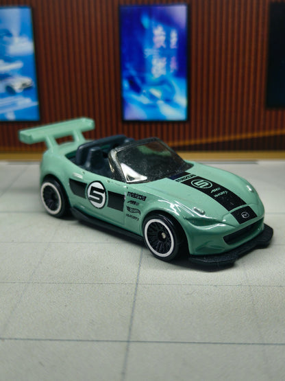 Hot Wheels '15 Mazda MX-5 Miata