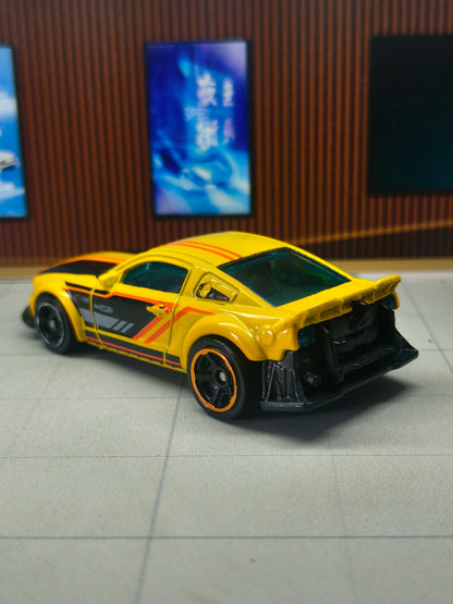 Hot wheels 2005 Ford Mustang