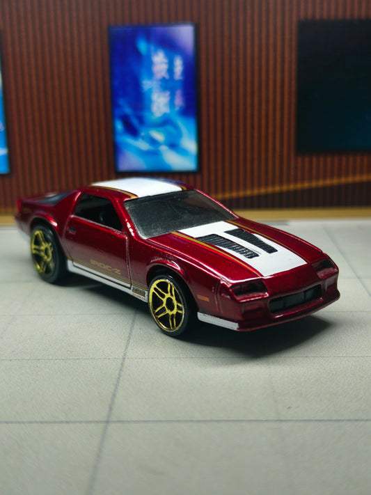 Hot wheels '85 Chevrolet Camaro Iroc-Z