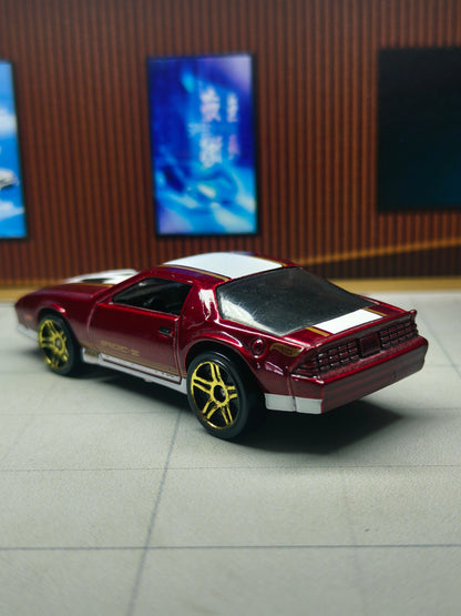 Hot wheels '85 Chevrolet Camaro Iroc-Z