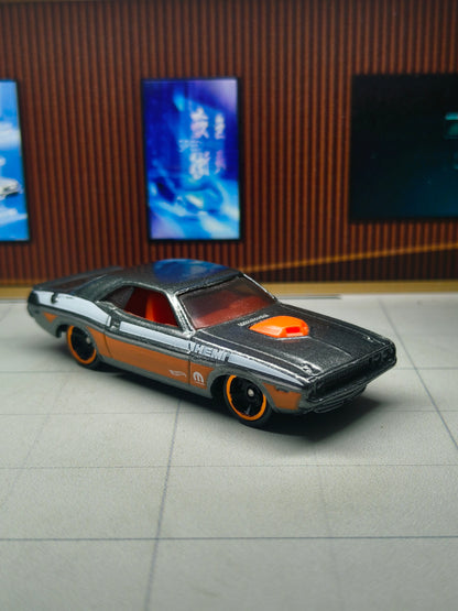 Hot wheels '70 Dodge Hemi Challenger