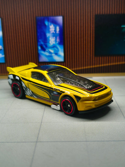 Hot wheels '13 Ford Mustang GT