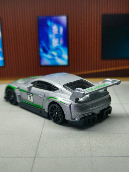 Hot wheels 2018 Bentley Continental GT3