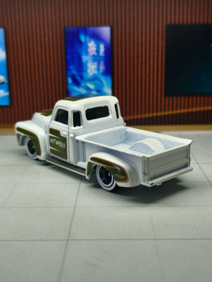 Hot wheels '52 Chevy