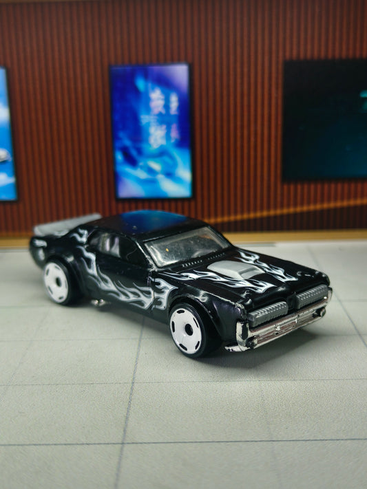 Hot wheels '68 Mercury Cougar