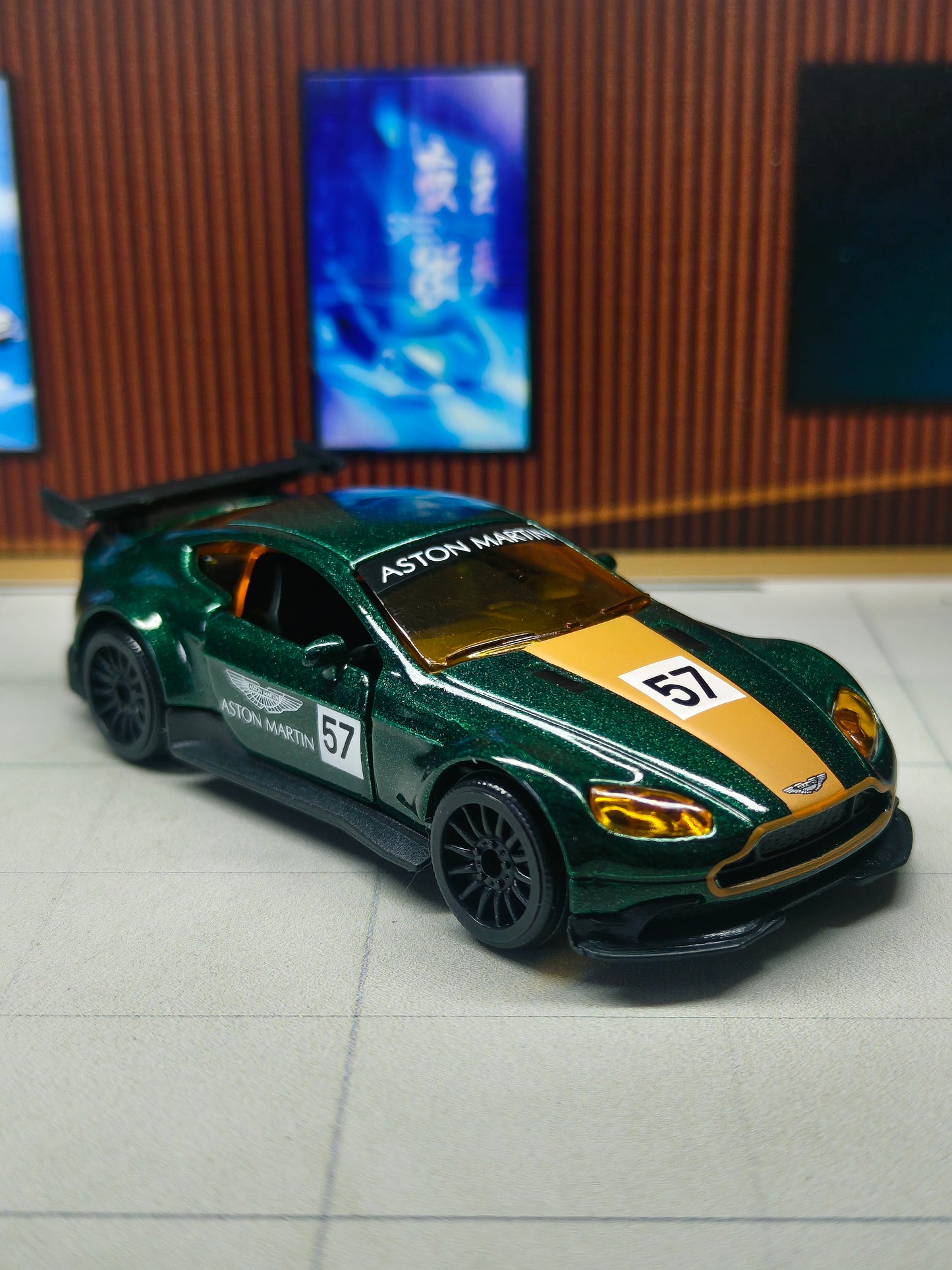 Majorette Aston Martin Vantage GT8