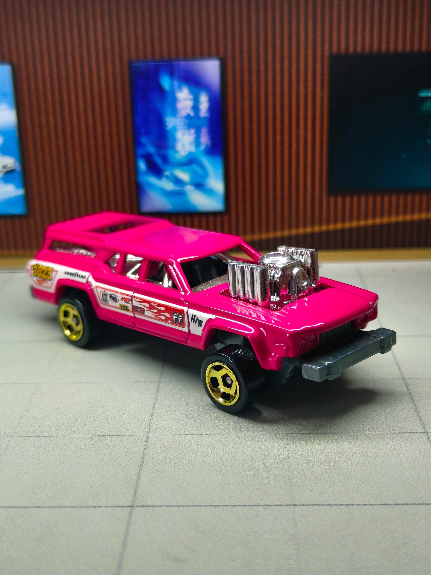 Hot wheels Cruise Bruiser