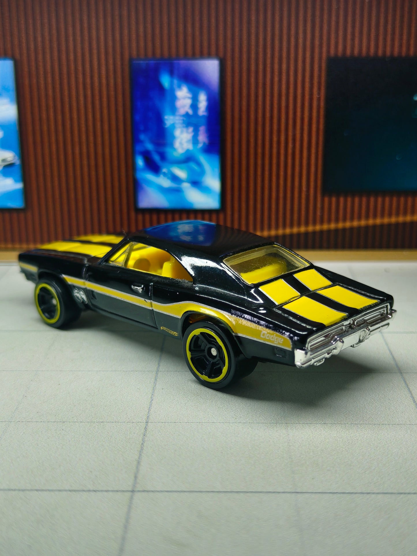 Hot wheels '69 Dodge Charger 500