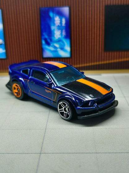 Hot wheels 2005 Ford Mustang