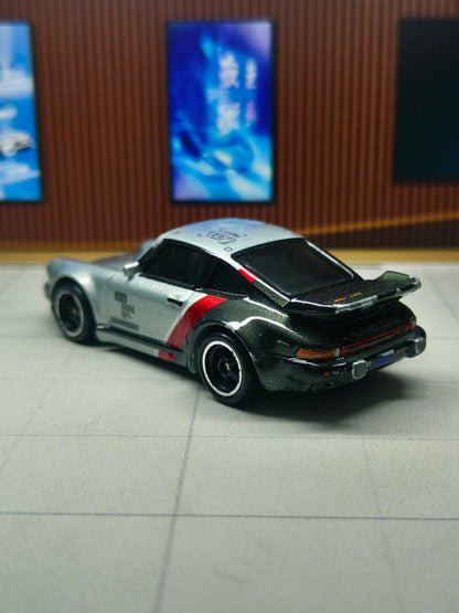 Hot wheels Premium Porsche 930